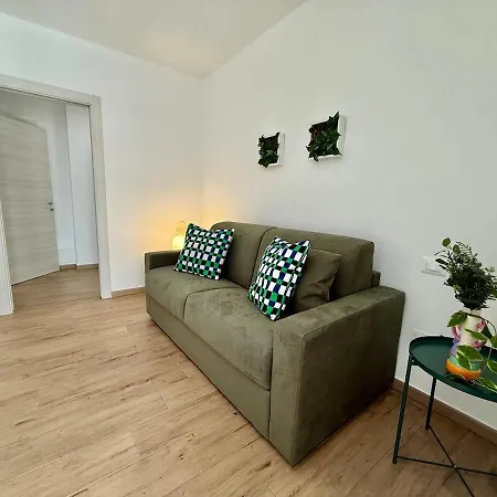 Dei Principi 2, Aeroporto E Parcheggio Gratuito Appartamento *